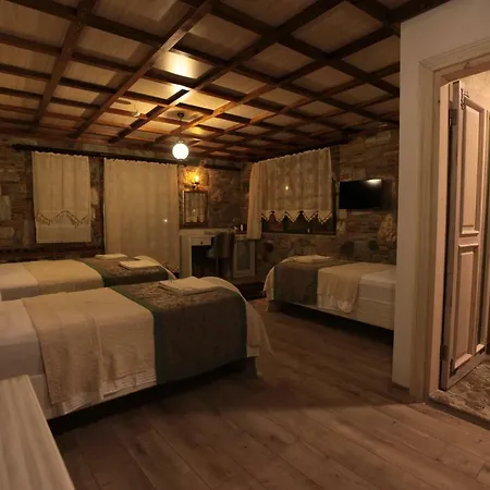 Celsus Boutique Hotel 3*